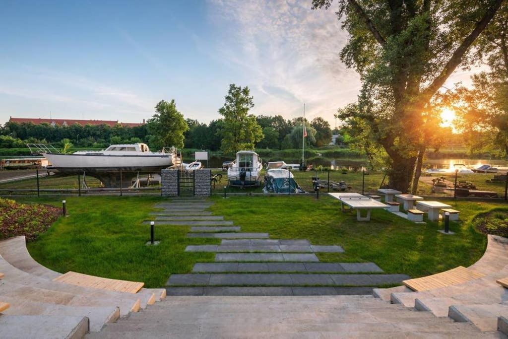 Marina Apartament Vratislav Exteriér fotografie